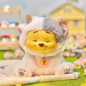 Blind Box Winnie the Pooh vinyl plush by Miniso